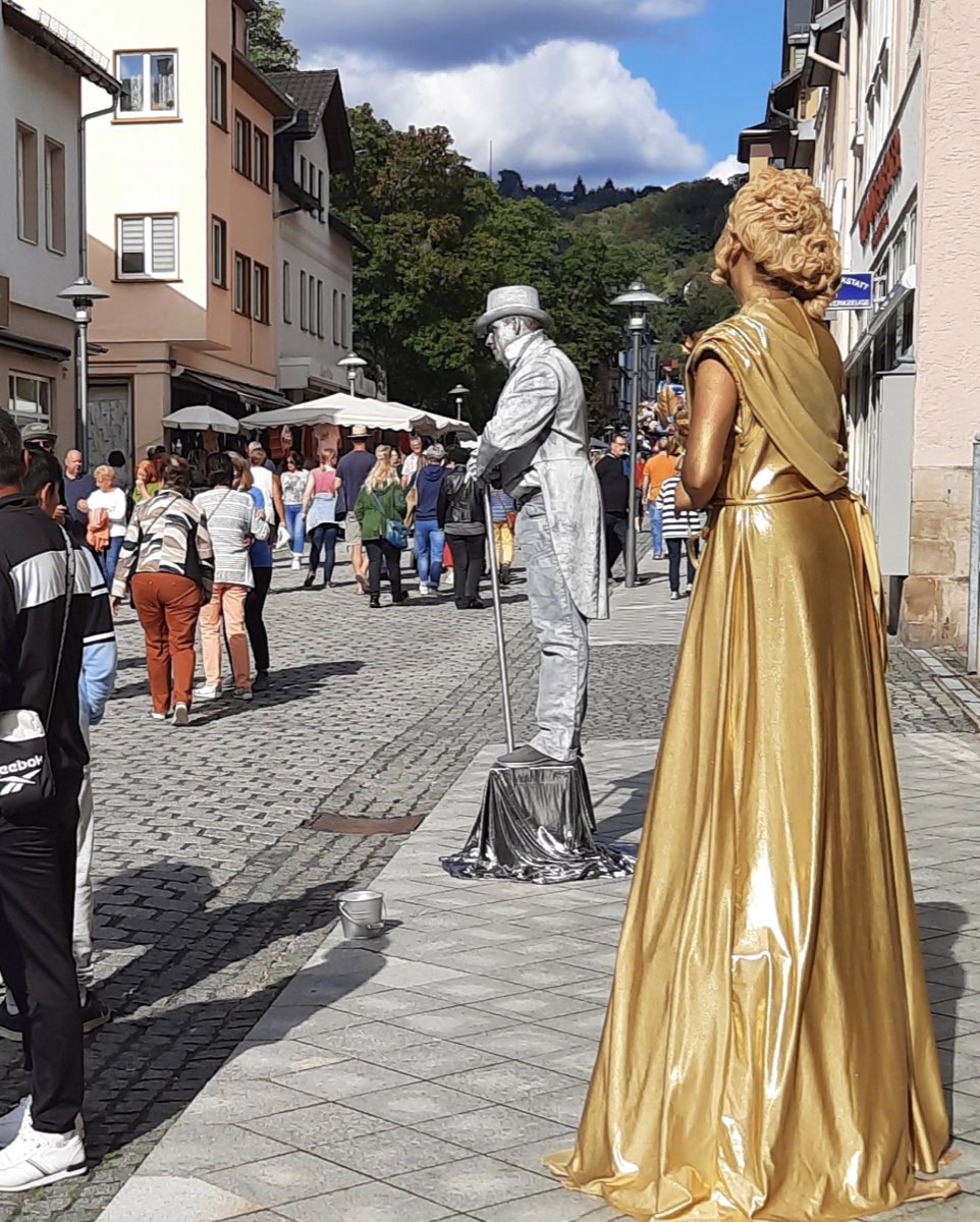 Goldene Statue