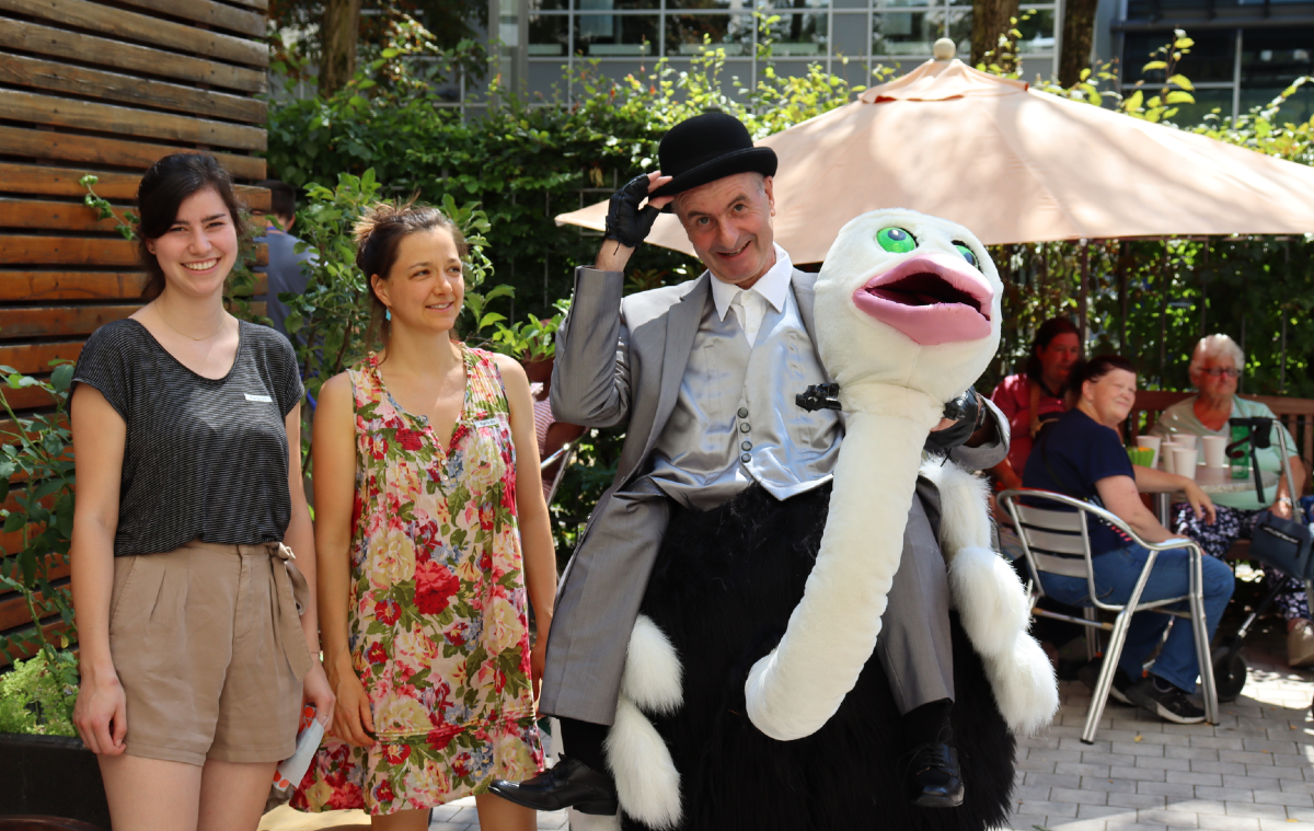 Straußendame Elisabeth