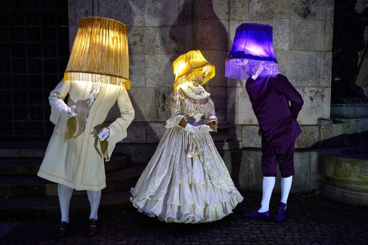 Lebende Lampen Walkact